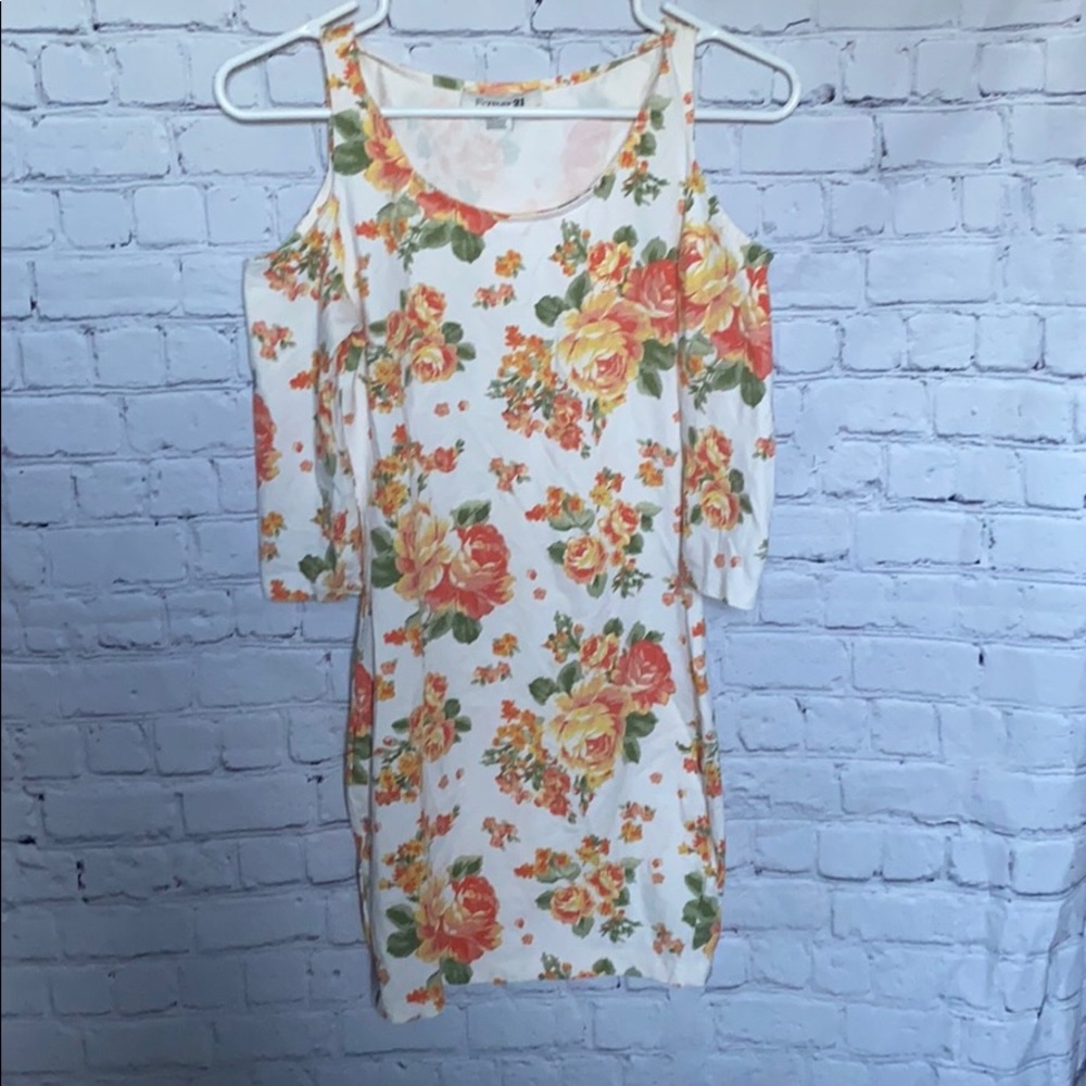 Forever 21 White Floral Dress SUPER CUTE! Size S